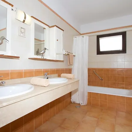 Maria Carmen - 4 Bedrooms Ocean Views *